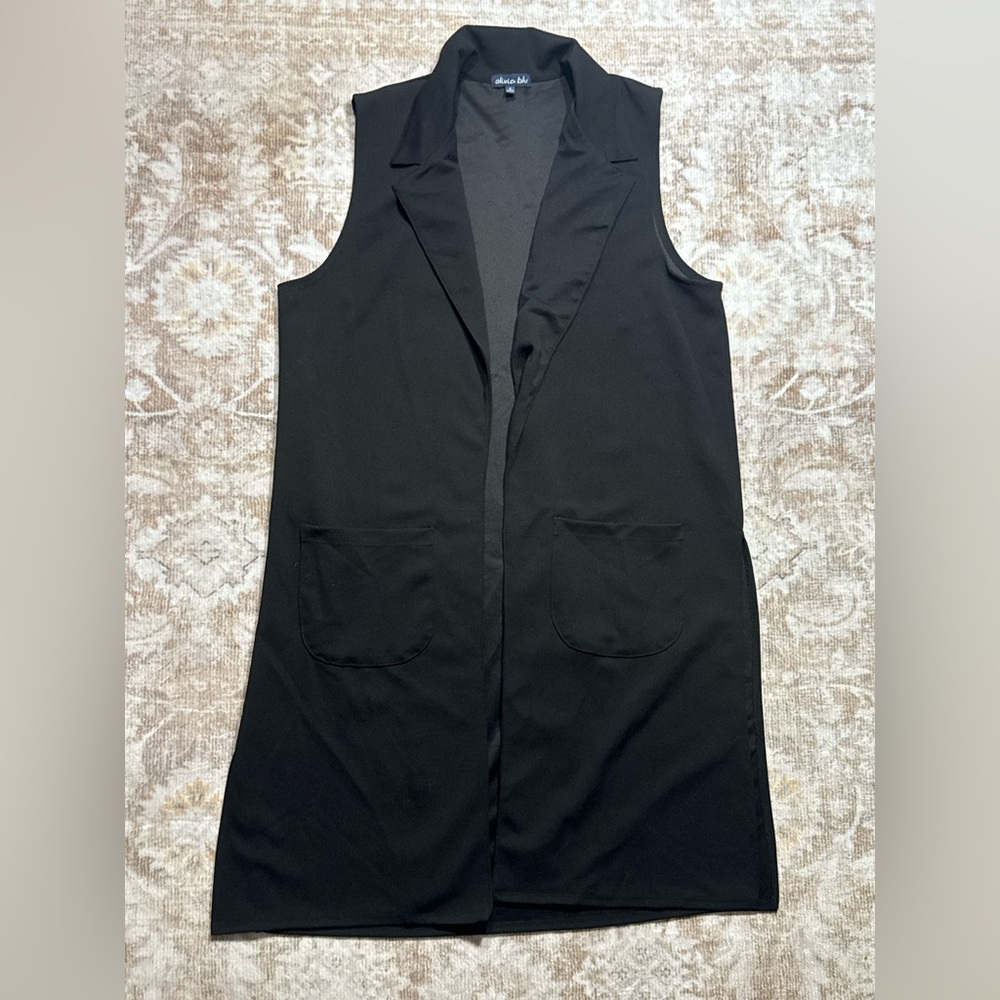 Black Sleeveless Vest with Pockets